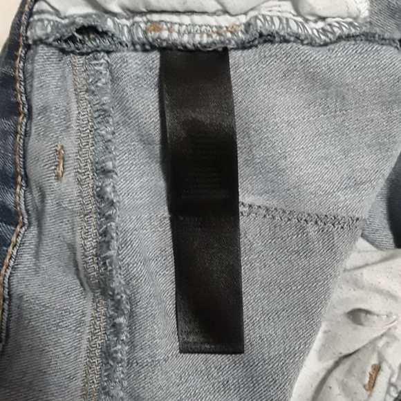 Intentionally frayed skinny jeans size 4R - Picture 5 of 8